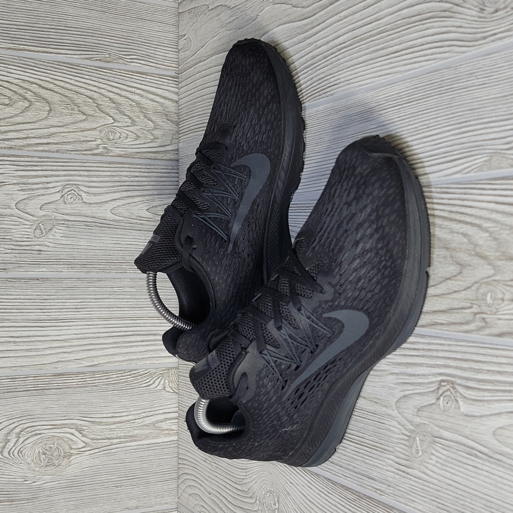 Nike Zoom Winflo 5 Running Shoes, Black,  Men's 9